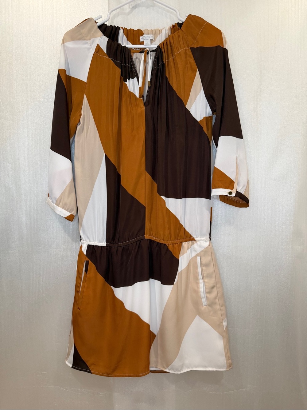 New York & Company Colorblock Geometric Mini Dress in Brown, Tan & Cream